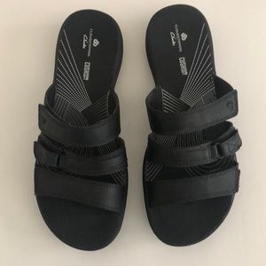 Clarks Cloudsteppers Arla Elin 3 strap black sandal Sz 8 Velcro straps